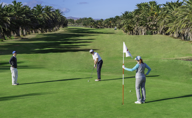 Putting for birdie on Costa Teguise Golf