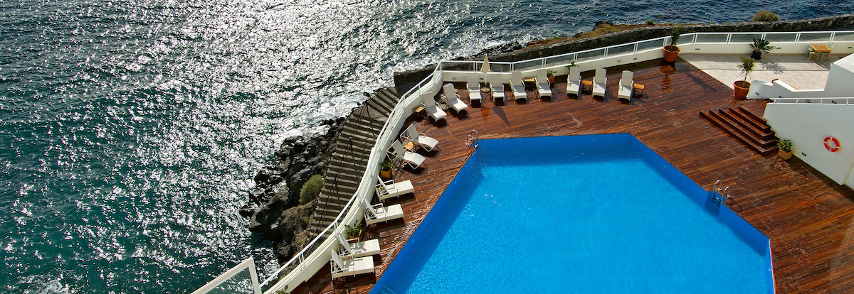 View of the pool and the sea from Vincci Tenerife Golf