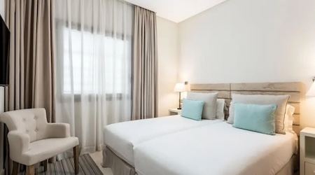 Suite with Twin Bedded Bedroom
