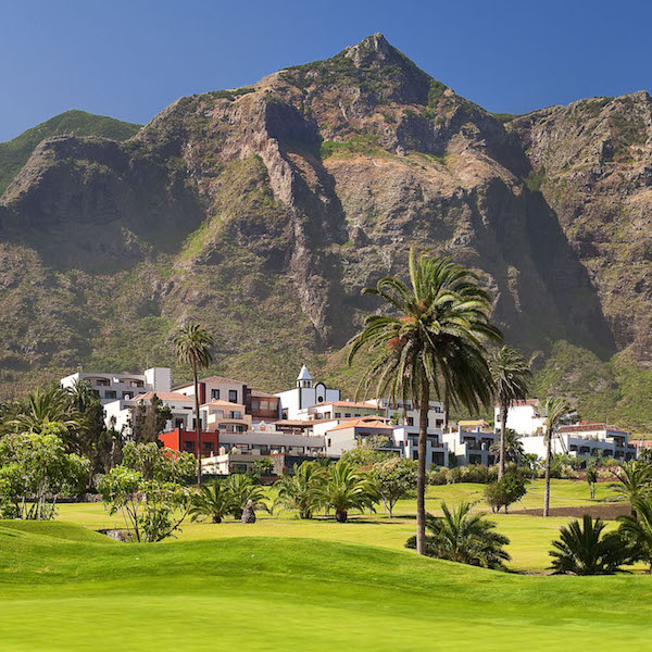 Melia Hacienda del Conde with view to the mountains