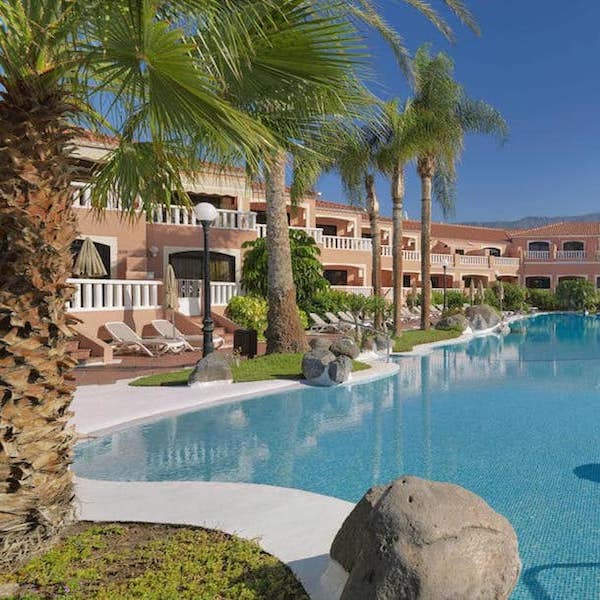 Sol Sun Beach Apartments pool area